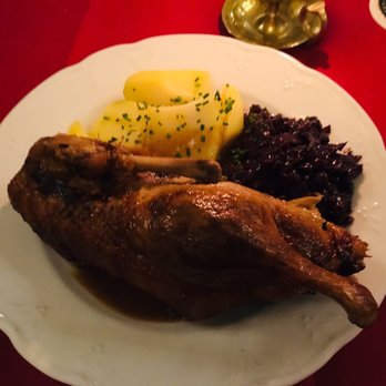 Zur Gerichtslaube - Half fried duck with red cabbage - German Near Me - Berlin, BE