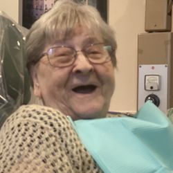 Lacey Denture Clinic - Before dentures