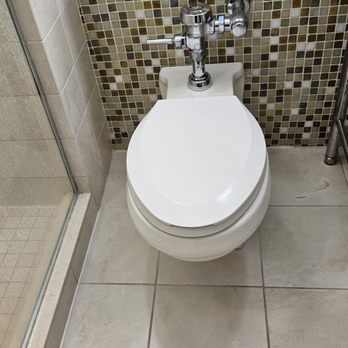Hyatt Regency Baltimore Inner Harbor - Did the local elementary school sell their used kindergarten toilets to the Hyatt? - Hotels Near Me - Baltimore, Maryland