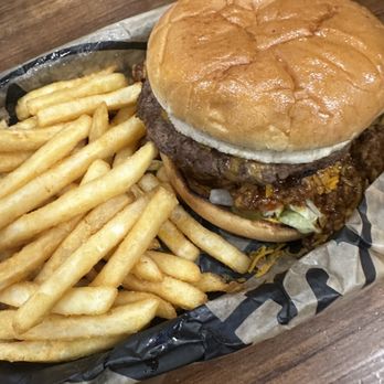 Billy Bob's Burgers Bar & Grill - chili burger - Burgers Near Me - Waco, Texas Billy Bob's Burgers Bar & Grill - chili burger - Burgers Near Me - Waco, Texas