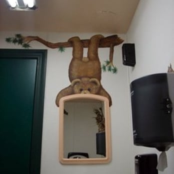 Black Bear Diner - Yreka - Mirror decor in female bathroom - Diners Near Me - Yreka, California