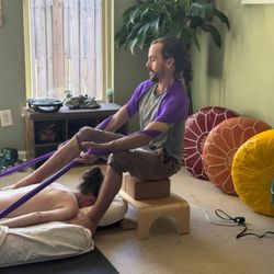 Daniel Goggans Wellness - Barefoot bodywork.  Available as a mobile service in the Savannah area!