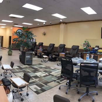 Queen's Nails & Spa - Nail Salons Near Me - Urbandale, Iowa Queen's Nails & Spa - Nail Salons Near Me - Urbandale, Iowa