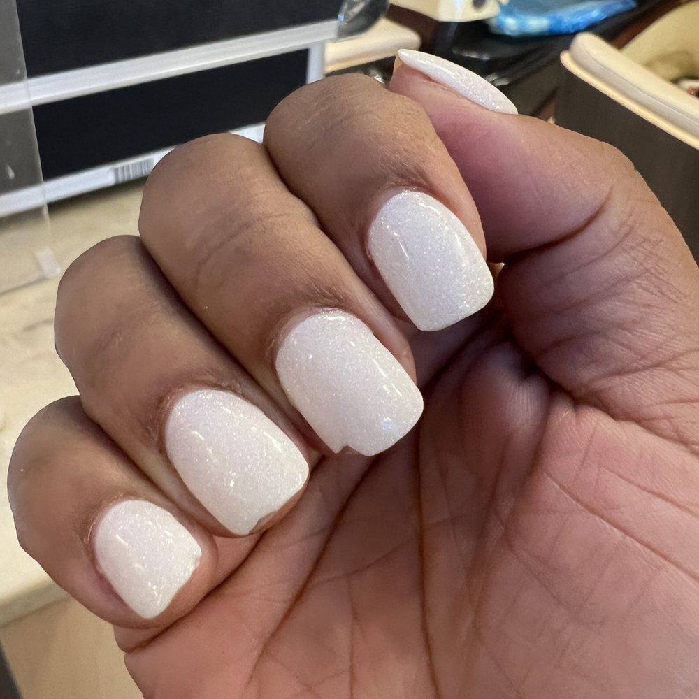 Luxury Nails and Spa - 6 of my nails chipped or cracked 1 day after being done . Was told to come the next day at 12 and the Tec wasn't there - Nail Salons Near Me - Douglasville, Georgia