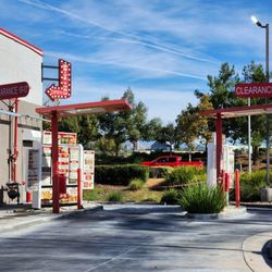 R Burgers - Dual drive-thru