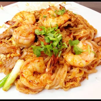 Siamese Basil Thai Restaurant - Pad Thai Shrimp & Beef - Thai Near Me - Norcross, Georgia