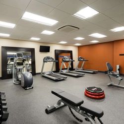 Hampton Inn Newport - Health club  fitness center  gym