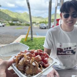 Ono Seafood Hawaii - Spicy Ahi and Hawaiian large
