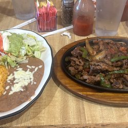Steak Fajitas Nachos