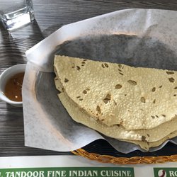 Papadum with chutney
