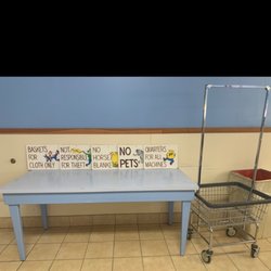 Folding tables and baskets very clean.