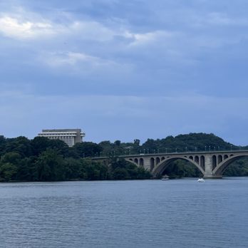 Georgetown Waterfront Park - Parks Near Me - Washington, DC, District of Columbia