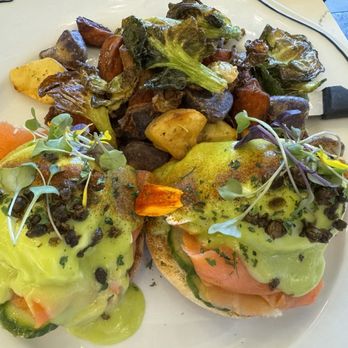 Sweet Maple - Hemingway Benedict - Breakfast & Brunch Near Me - Cupertino, California