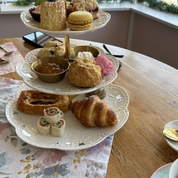 Piggy & Paisley - Tea - Patisserie/Cake Shop Near Me - Victoria, British Columbia Piggy & Paisley - Tea - Patisserie/Cake Shop Near Me - Victoria, British Columbia