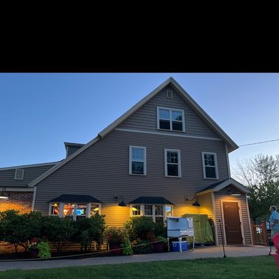 Delaney's Hole In the Wall by null