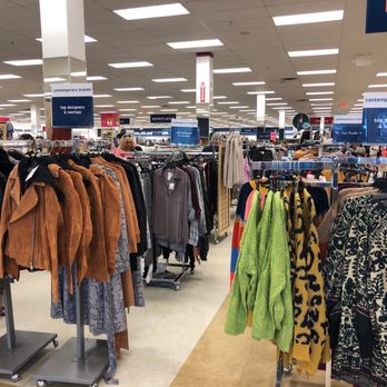 Marshalls - Department Stores Near Me - Enfield, Connecticut