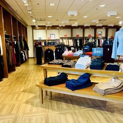 Brooks Brothers Factory Outlet - Women's section