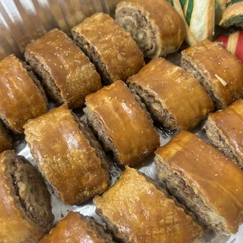 Erik’s Sweet Creations - Bakeries Near Me - Burbank, California