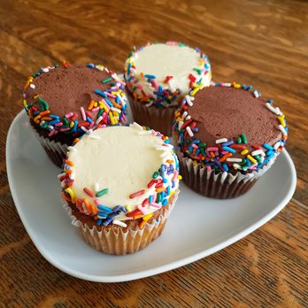 Top Tier Treats - Matched the design ordered perfectly! - Bakeries Near Me - Los Angeles, California Top Tier Treats - Matched the design ordered perfectly! - Bakeries Near Me - Los Angeles, California