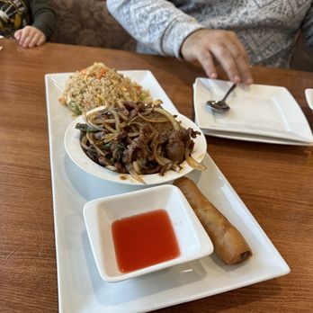 Thai House Restaurant - Mongolian Beef Lunch - Thai Near Me - Redding, California Thai House Restaurant - Mongolian Beef Lunch - Thai Near Me - Redding, California