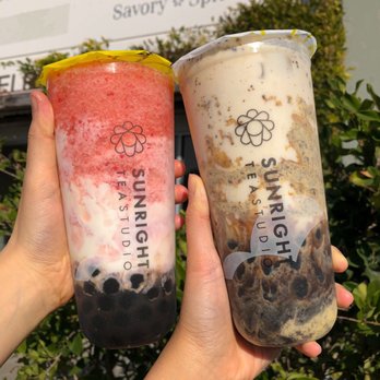 Sunright Tea Studio - Strawberry Frosty & Oreo creme brûlée - Bubble Tea Near Me - Costa Mesa, California