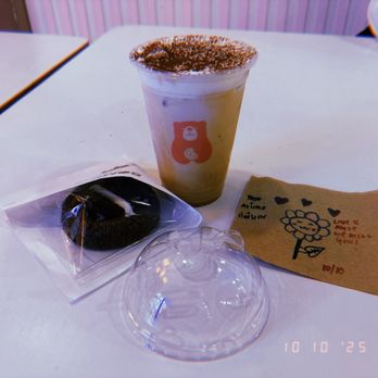 Somemore LA - Oreo Cookie and Cream Top Vienna Latte with oat milk and cream topping - Desserts Near Me - Los Angeles, California