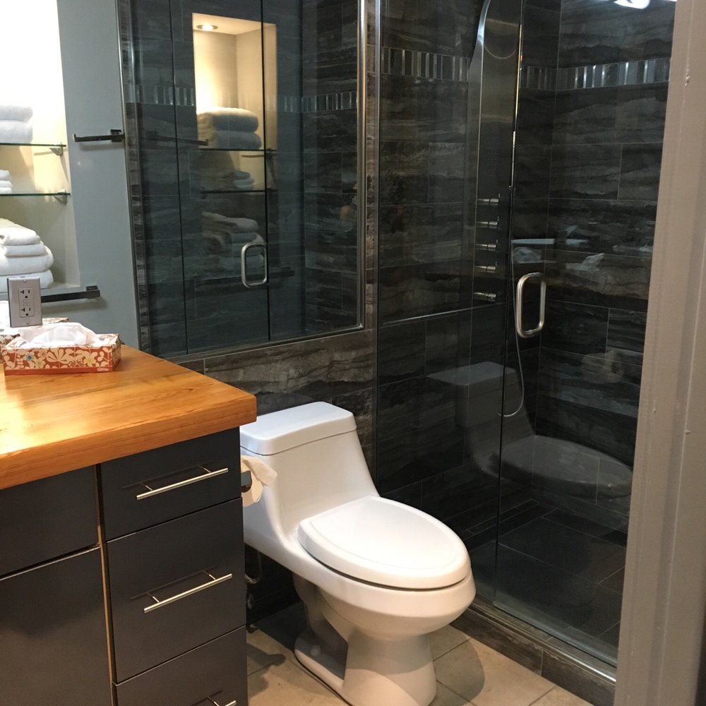 The Natchez - Bathroom - Hotels Near Me - New Orleans, Louisiana The Natchez - Bathroom - Hotels Near Me - New Orleans, Louisiana