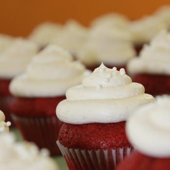 Indigo Pineapple - red velvet cupcakes with white frosting - Desserts Near Me Indigo Pineapple - red velvet cupcakes with white frosting - Desserts Near Me