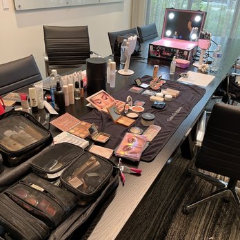 Chimi Ou Makeup & Hair Studio - Chimi shares all her goodies with me to have a fun makeup lesson. - Makeup Artists Near Me Chimi Ou Makeup & Hair Studio - Chimi shares all her goodies with me to have a fun makeup lesson. - Makeup Artists Near Me