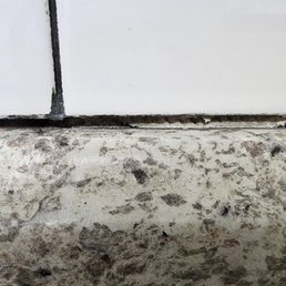 Gap in backsplash