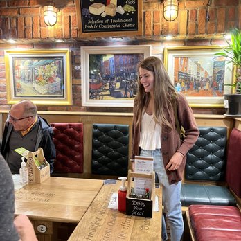 Oliver St John Gogarty - Booth seating - Pubs Near Me - Temple Bar, D Oliver St John Gogarty - Booth seating - Pubs Near Me - Temple Bar, D