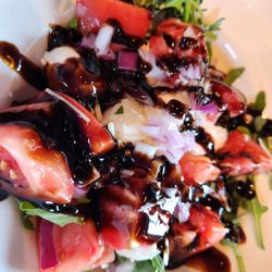 BJ's Restaurant & Brewhouse - Tomato mozz salad