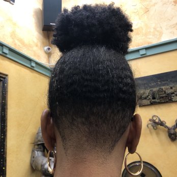 Rashad - Tangles and Locks Barbershop - Barbers Near Me - Altadena, California Rashad - Tangles and Locks Barbershop - Barbers Near Me - Altadena, California