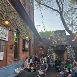 Sweeney's Saloon - Patio