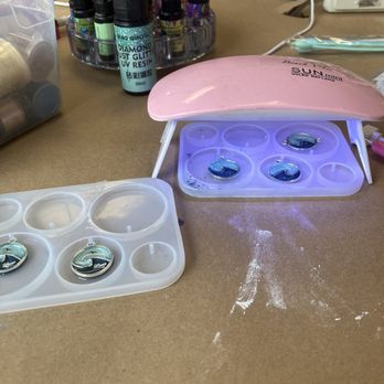 Pineapple Picasso - UV curing my pieces. - Art Classes Near Me - Cape Coral, Florida