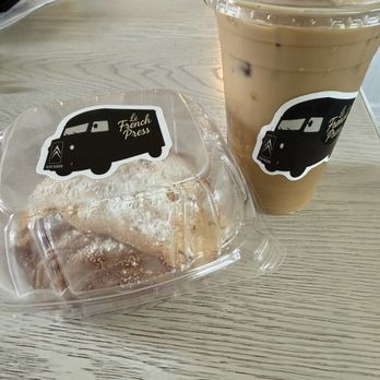 Le French Press - Iced Vanilla Latte & Chocolate Almond Croissant - Coffee & Tea Near Me - Houston, Texas Le French Press - Iced Vanilla Latte & Chocolate Almond Croissant - Coffee & Tea Near Me - Houston, Texas