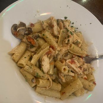 Romano's Macaroni Grill - Italian Near Me - Milpitas, California Romano's Macaroni Grill - Italian Near Me - Milpitas, California