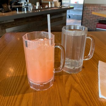 Chili's - They have really good Strawberry Lemonade here! Free refills! - Tex-Mex Near Me - Fresno, California Chili's - They have really good Strawberry Lemonade here! Free refills! - Tex-Mex Near Me - Fresno, California