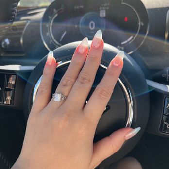 Acryliq Nails - Beautiful - Nail Salons Near Me - Canoga Park, California