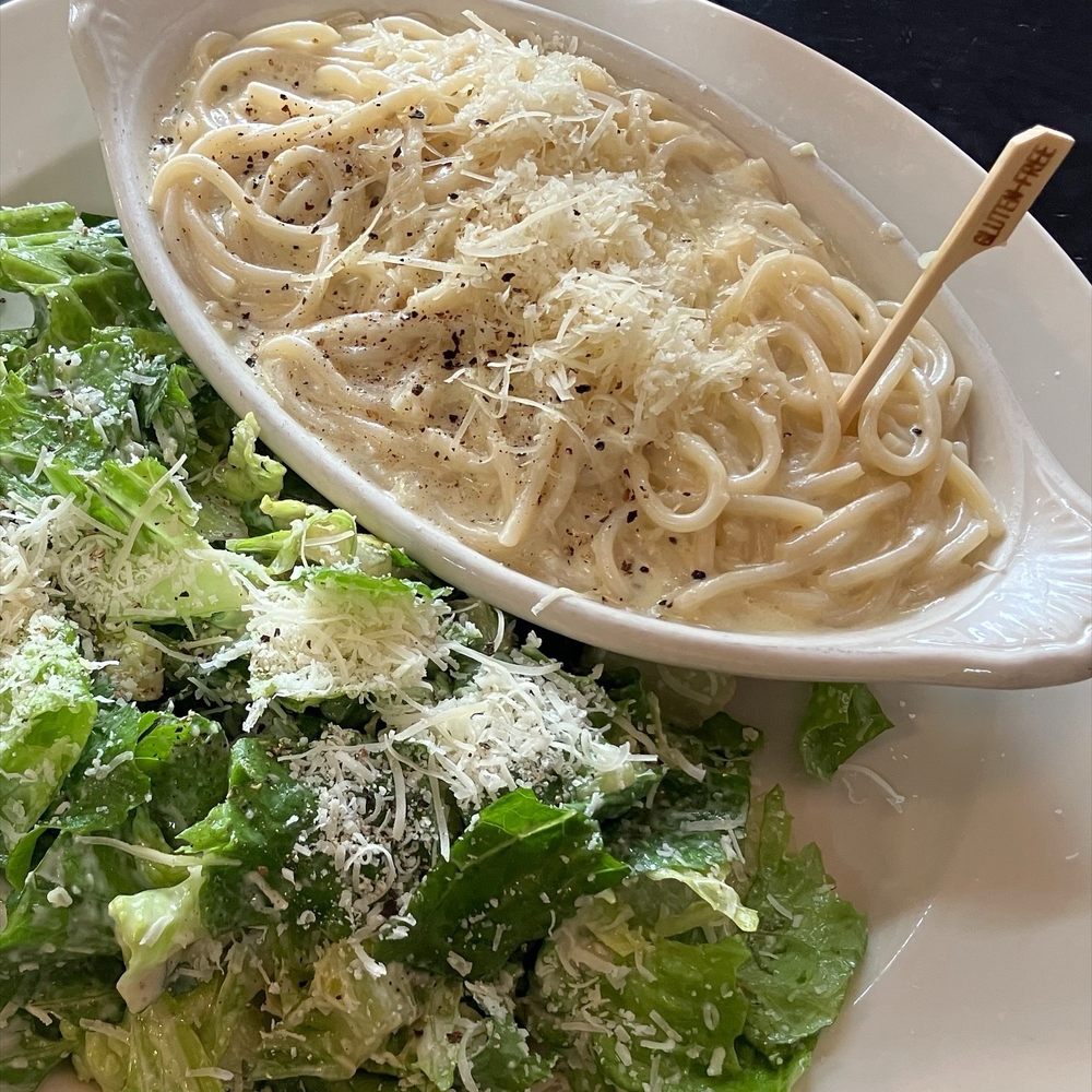 Gluten free Alfredo and Cesar salad lunch special. Gluten free Alfredo and Cesar salad lunch special.