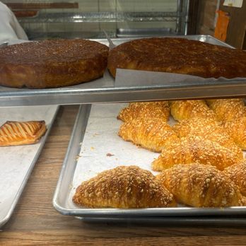 Au Kouing-Amann - Kouign amann and croissant au fromage - Bakeries Near Me - Montreal, Quebec