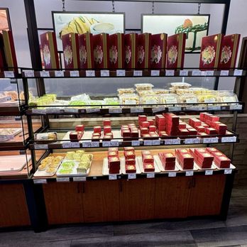 Fay Da Bakery - Bakeries Near Me - Maspeth, New York