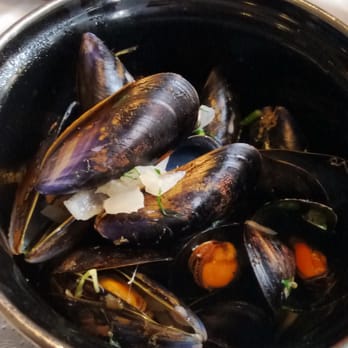 Oliver St John Gogarty - Mussels - Pubs Near Me - Temple Bar, D Oliver St John Gogarty - Mussels - Pubs Near Me - Temple Bar, D