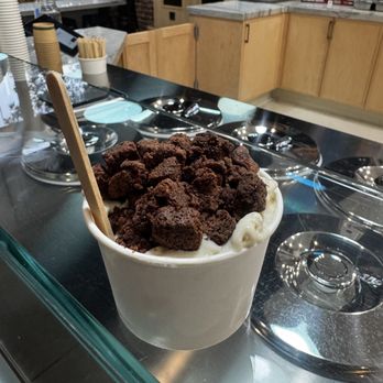 Gemlato - Banana cream with brownie bites - Gelato Near Me - San Luis Obispo, California