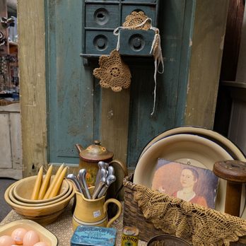 Antiques At Ellsworth - Mustard and blue go so well together. - Antiques Near Me - Canfield, Ohio