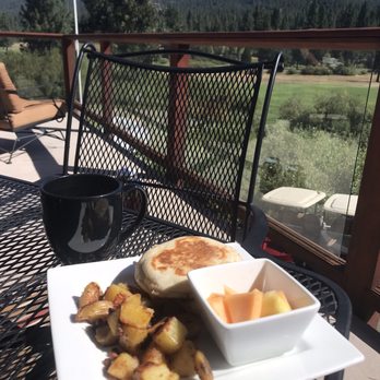 Graeagle Meadows Clubhouse Restaurant - Breakfast sandwich with sausage - New American Near Me - Graeagle, California