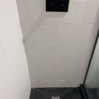 Hotel La Croix - Pooling shower and misaligned temperature control, freezing shower for 5 days - Hotels Near Me - Honolulu, Hawaii Hotel La Croix - Pooling shower and misaligned temperature control, freezing shower for 5 days - Hotels Near Me - Honolulu, Hawaii