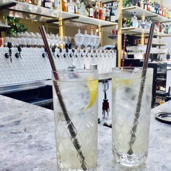 Perles et Paddock - Cocktail Bars Near Me - Montreal, Quebec