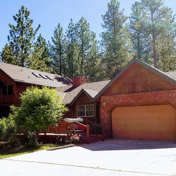Alpenhorn Bed & Breakfast - Front of the house - Big Bear Lake, CA