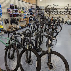 Cook's Sports - Nice bikes, they also rent for daily rides on the surrounding trails by the river, right across the street from Cook's parking lot.